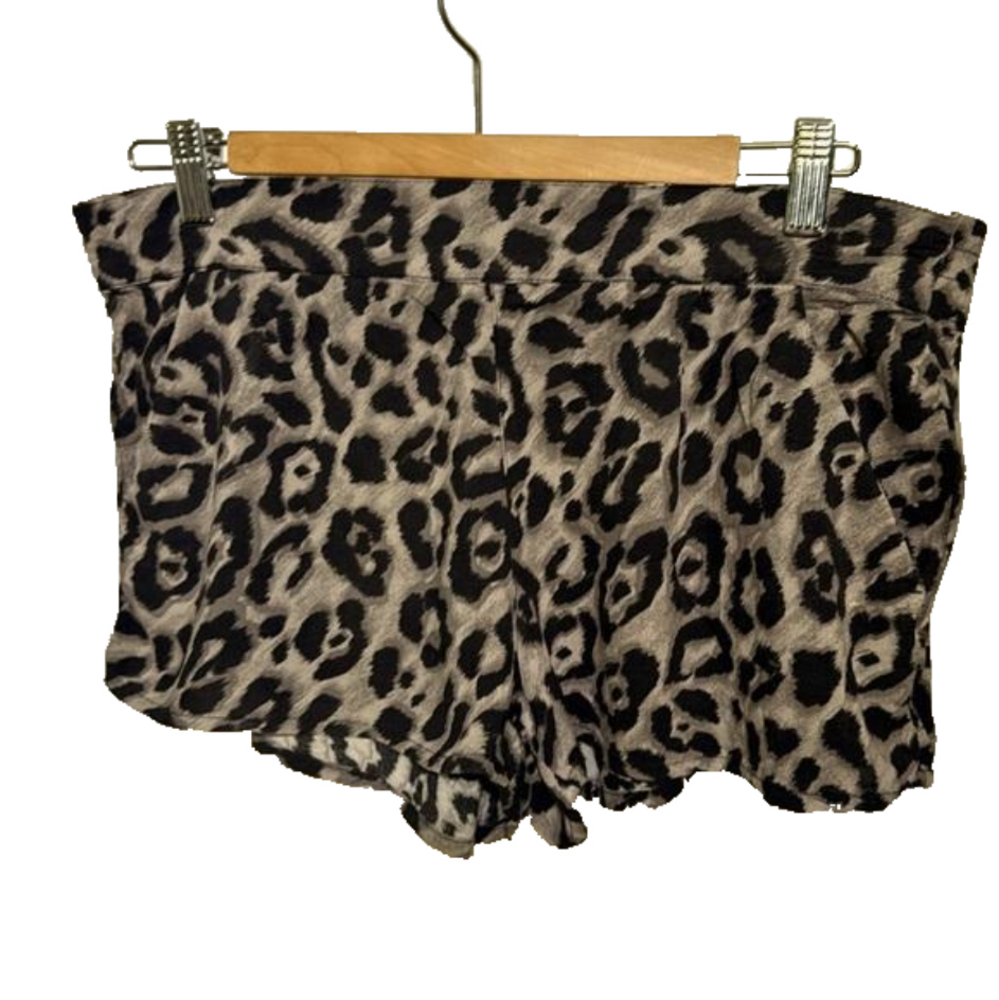 Black Poppy Woman’s Leopard Print Shorts Size XL